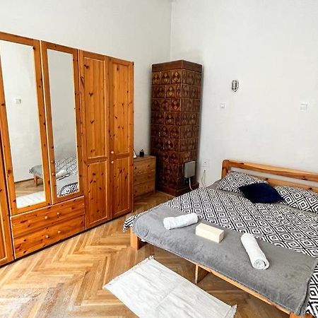 Nice Bedroom Near The Bus And Train Station คราคูฟ ภายนอก รูปภาพ