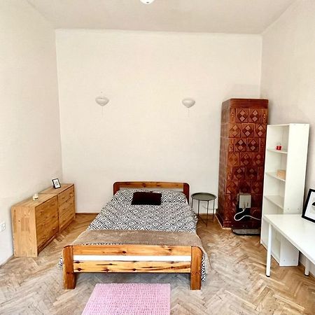 Nice Bedroom Near The Bus And Train Station คราคูฟ ภายนอก รูปภาพ