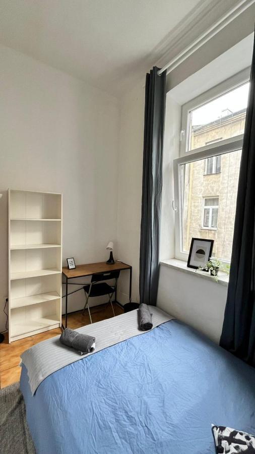 Nice Bedroom Near The Bus And Train Station คราคูฟ ภายนอก รูปภาพ