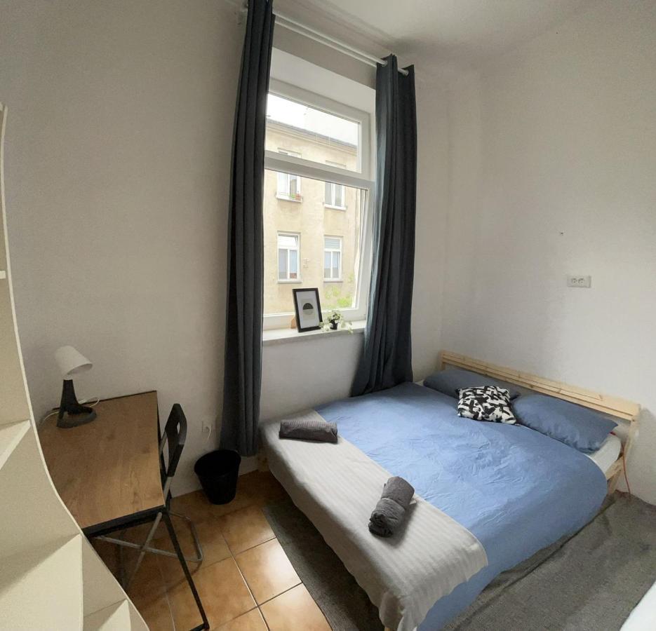 Nice Bedroom Near The Bus And Train Station คราคูฟ ภายนอก รูปภาพ